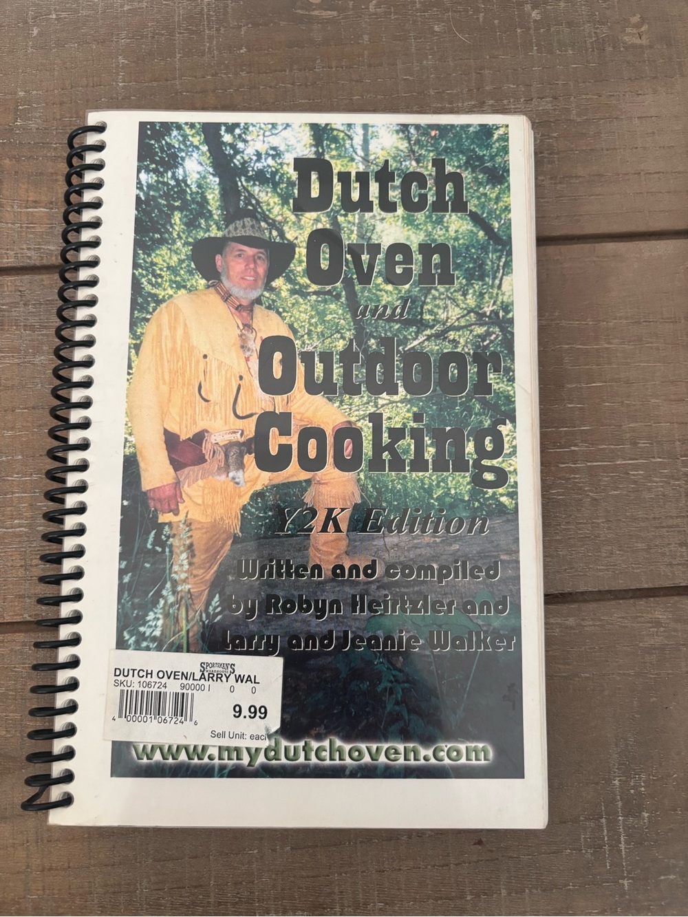 Dutch Oven and Outdoor Cooking Cookbook - Green Cover
